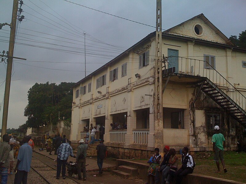 File:Gare sitarail Agbovile.JPG