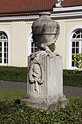 Individual monument of the Gohliser Schlösschen as a whole: Palace with palace garden, outbuildings and enclosure as well as several sculptures (Friedrich-August-Monument, Gellert-Sulzer-Monument, Vertumnum and Pomona, three sculptures dancing couple with putto) and wrought-iron gate from Gerhard's garden (see also aggregate document - Obj. 09303853, same address), of architectural and artistic importance
