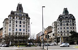 Melihat dari Piazza Piemonte