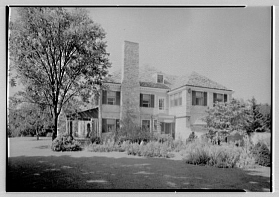 File:Harold L. Lloyd, residence in Greens Farms, Connecticut. LOC gsc.5a17946.tif