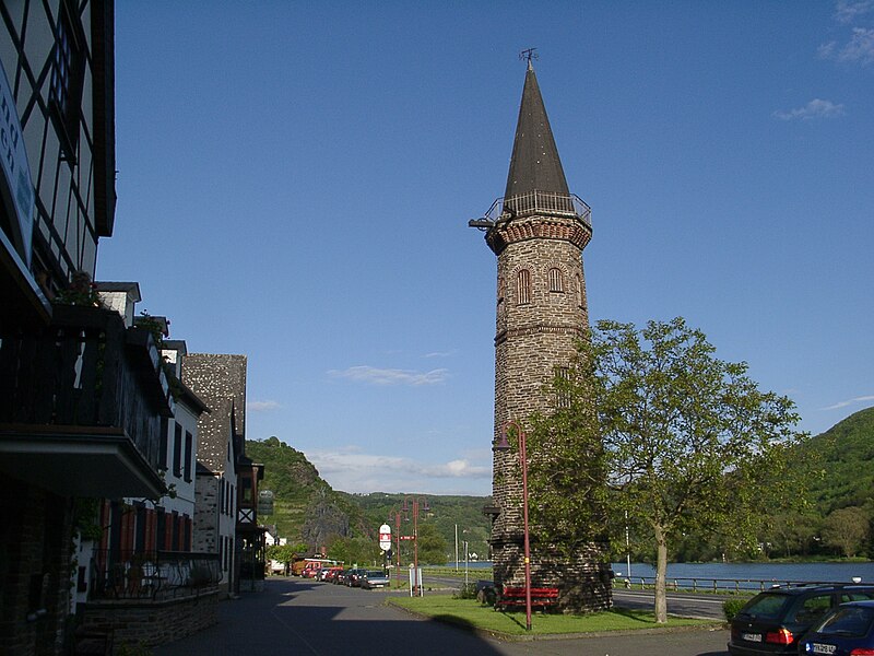 File:Hatzenport Faehrturm.jpg