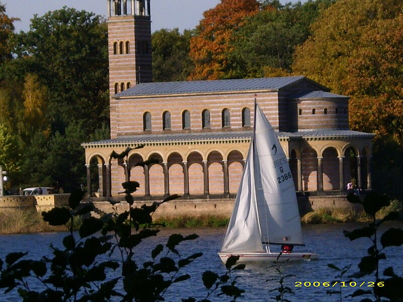 File:Heilandskirche Sacrow, Potsdam.jpg