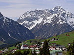 Hirschegg Kleinwalsertal utsikt over Ortsmitte.jpg