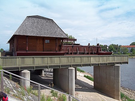 Historische Schiffsmuehle am Petrifoerder Magdeburg