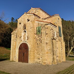Iglesia de San Miguel de Lillo, Oviedo (2018).jpg