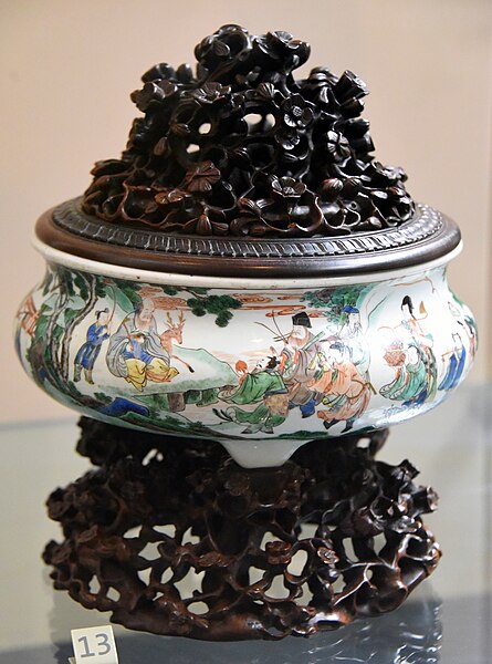 File:Incense burner. Porcelain painted with colored enamels. From China, Jingdezhen, Jiangxi Province. Qing Dynasty, Kangxi reign period, 1662-1722 CE. Victoria and Albert Museum.jpg