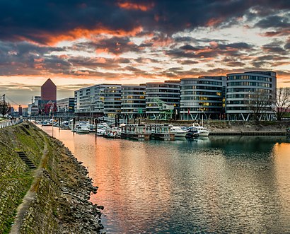 So kommt man zu Marina Duisburg mit den Öffentlichen - Mehr zum Ort Hier