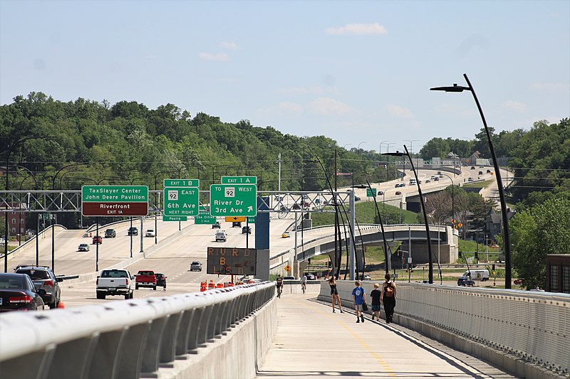 File:Interstate 74 - Moline, Illinois 01.jpg