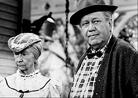 A "crossover" episode: Irene Ryan as "Granny" from The Beverly Hillbillies and Edgar Buchanan as "Uncle Joe" on Petticoat Junction (1968) Irene Ryan Edgar Buchanan 1968.JPG