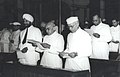 Jawaharal Nehru and other members taking pledge.jpg