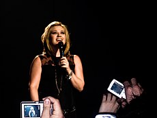 Kelly Clarkson en una de sus presentaciones del My December Tour en el 2008.