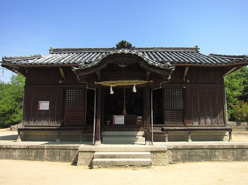 File:Kuni-jinja haiden.JPG