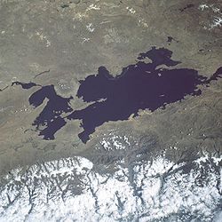 Lake titicaca.jpg