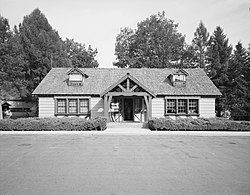 Leavenworth Ranger Station.jpg