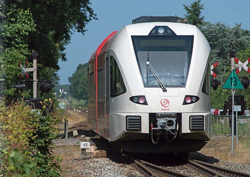 File:Lichtenvoorde-Groenlo Arriva naar Zutphen (9245149691).jpg