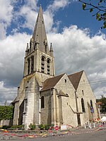 Limay (78), kościół Saint-Aubin, widok od południowego wschodu 2.JPG