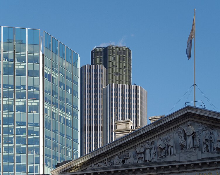 File:London MMB »2K8 Stock Exchange Tower and Tower 42.jpg