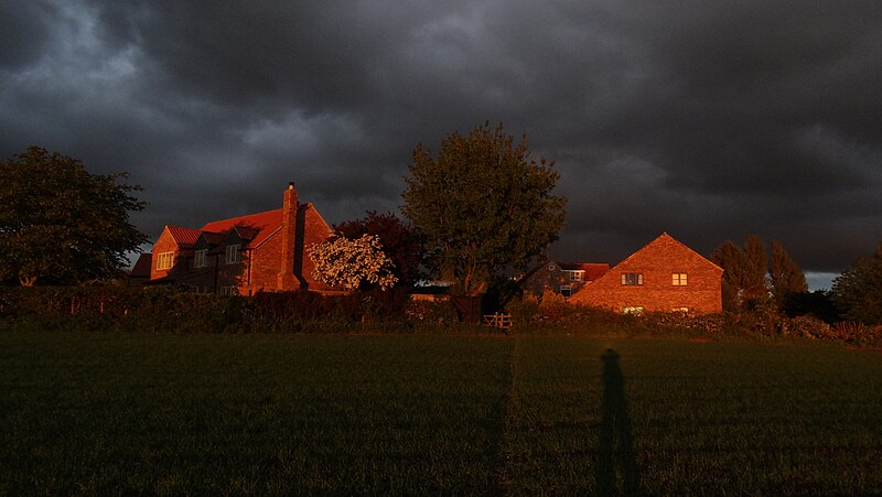 File:Low sunlight lighting up houses at Yapham, near Pocklington (geograph 5609248).jpg