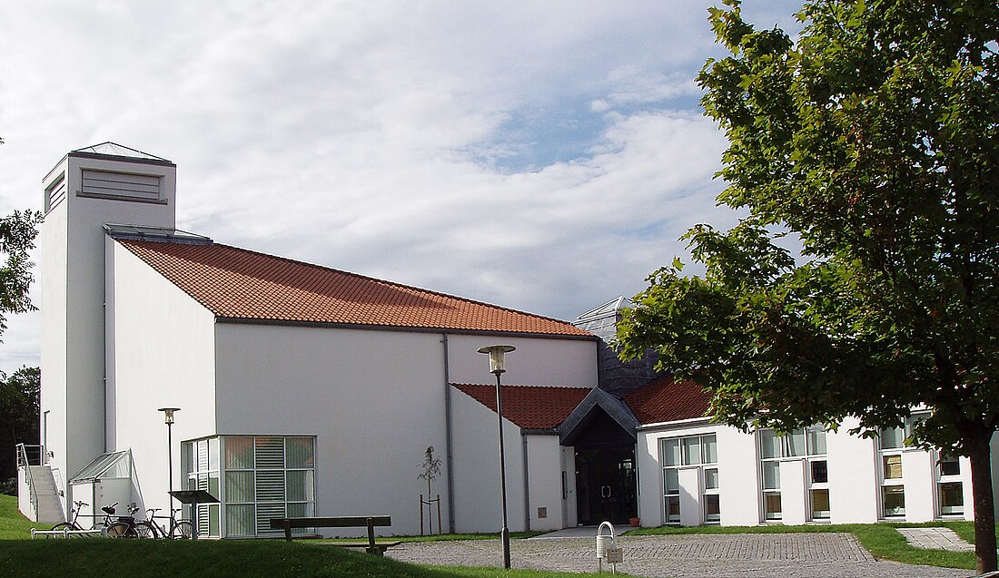 File:Lystrup Kirke.jpg