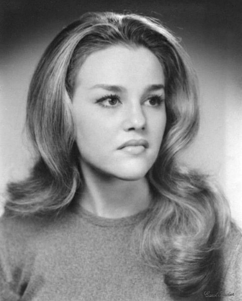 File:Madeline Kahn Hofstra University Yearbook Photo.jpg