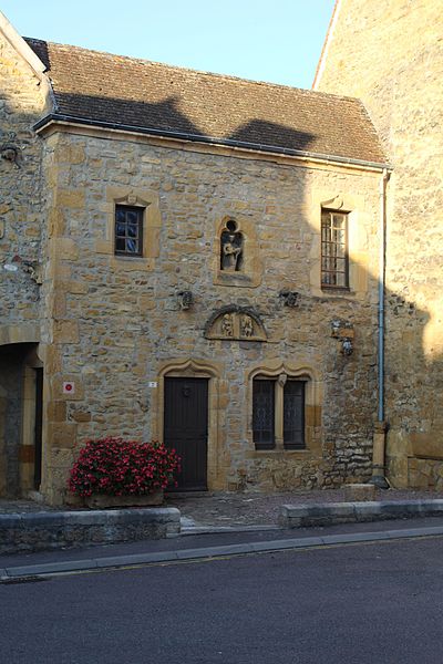 File:Maison mitoyenne Tour Moulin Marcigny 1.jpg