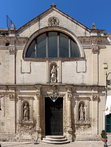 File:Matera, santa chiara, esterno 01.jpg