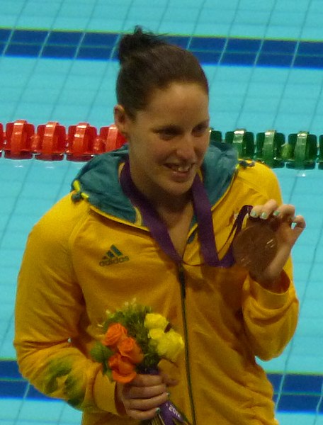 File:Medallistas de los 100m mariposa femenino en Londres 2012-2 (Alicia Coutts cropped).jpg