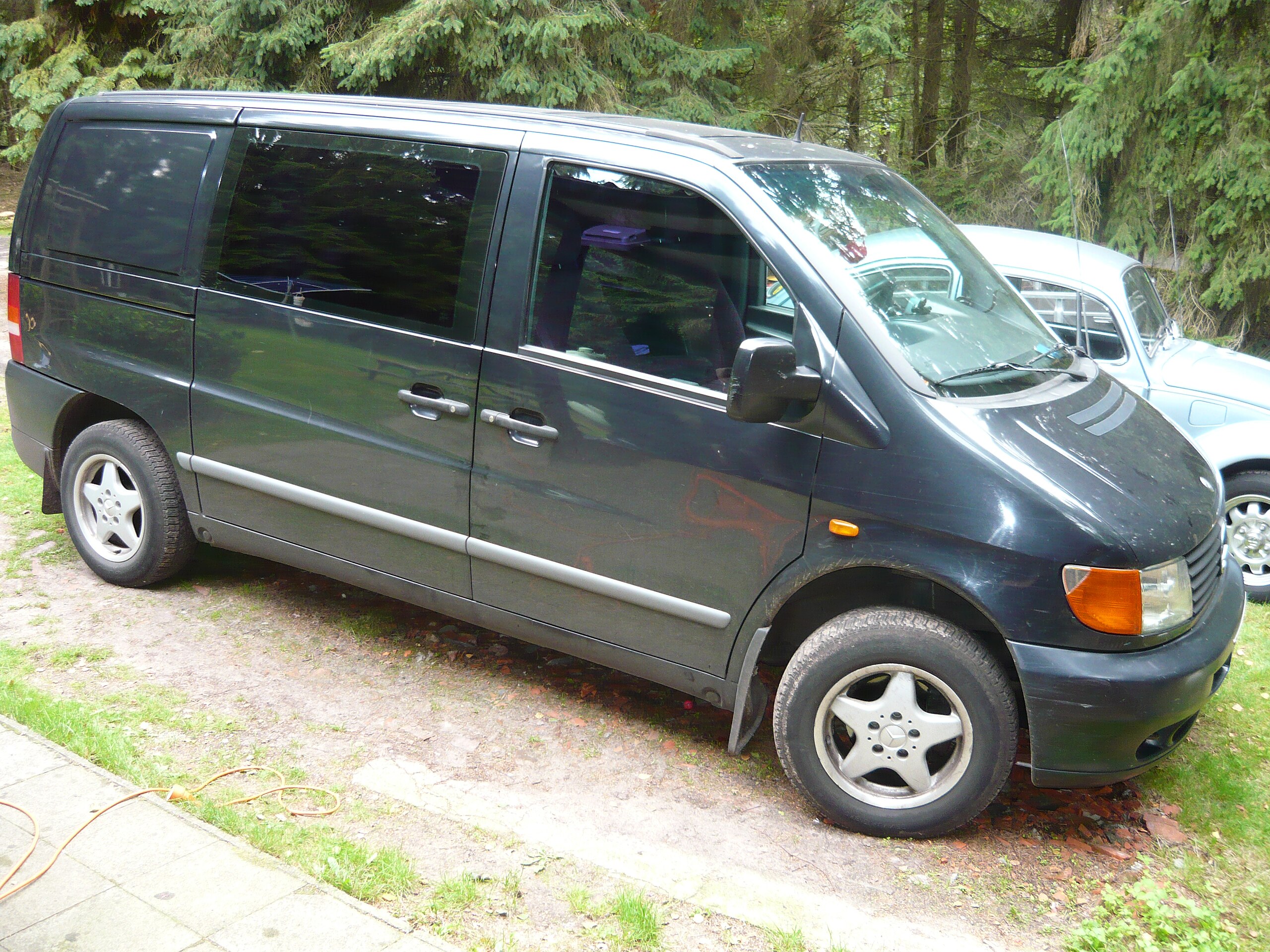 File:2001 Mercedes-Benz Vito (W 638) 108 CDI van (2015-06-03) 01.jpg -  Wikimedia Commons