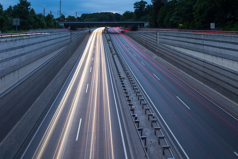 File:Messeschnellweg city expressway Pferdeturm intersection Kleefeld Hannover Germany.jpg