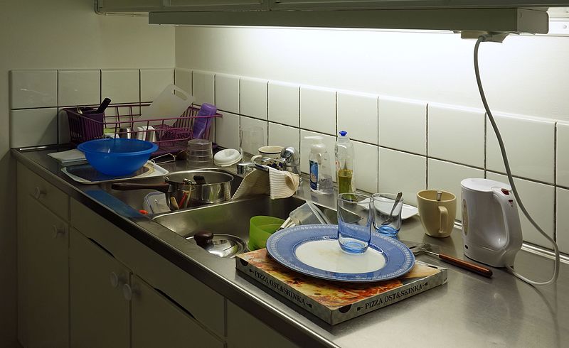 File:Messy kitchen sink.jpg