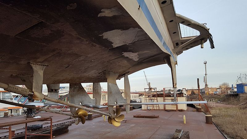 File:Meteor 218 in dry dock 2.jpg