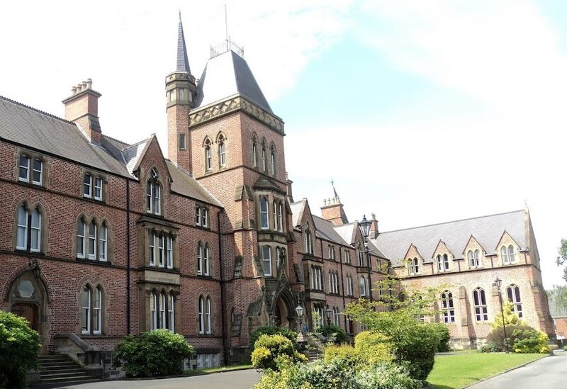 File:Methodist College Belfast School House.jpg