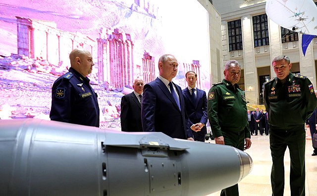 Surovikin (left) with Russian President Vladimir Putin, Sergey Shoigu and Valery Gerasimov in 2018