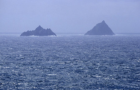 English: The Cliffs of Moher - a view off Skellig Islands Polski: Klify Moher - widok na wyspy Skellig