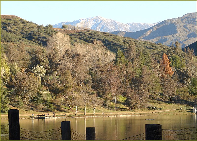 File:Mts and Pond, Yucaipa Reg Park 3-10-13 (8552675310).jpg