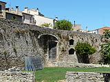 Català: Muralla de Banyoles. C. Pia Almoina (Banyoles). This is a photo of a building listed in the Catalan heritage register as Bé Cultural d'Interès Local (BCIL) under the reference IPA-14981. Object location 42° 07′ 06.01″ N, 2° 46′ 01.71″ E  View all coordinates using: OpenStreetMap