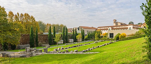 Museo di Santa Giulia parco e museo lato Est Brescia.jpg