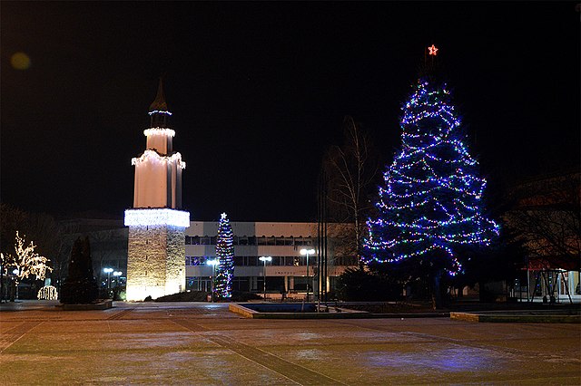 File:New_Year_2016_in_Botevgrad_01.jpg