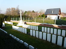 Valokuva brittiläiseltä hautausmaalta, kunnan hautausmaan jatke