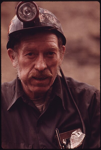 File:ONE OF A SERIES OF PORTRAITS OF MINERS WAITING TO GO WORK ON THE 4 P.M. TO MIDNIGHT SHIFT AT THE VIRGINIA-POCAHONTAS... - NARA - 556345.jpg