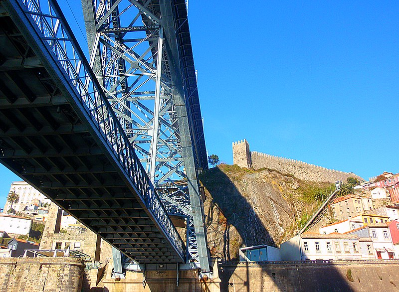 File:Oporto (Portugal) (16164016373).jpg