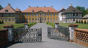 Oranienbaum palace.jpg