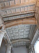 Le plafond de l'escalier au premier étage.