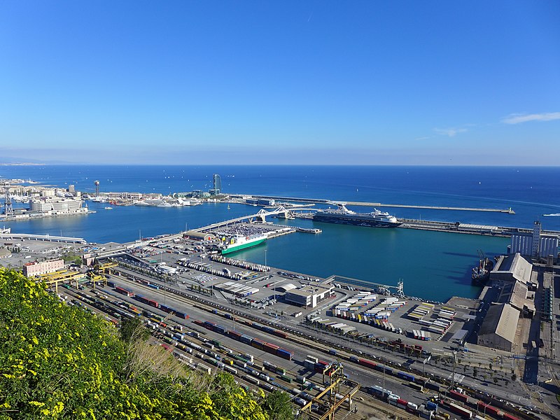 Panorama of Barcelona Port.jpg