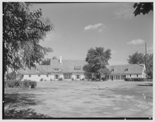 File:Patricia Murphy, Candlelight Restaurant, business in Manhasset, Long Island, New York. LOC gsc.5a20514.tif