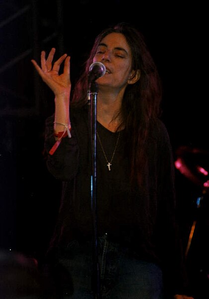 File:Patti Smith Live (Roskilde 1996) (3494680947).jpg