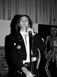 McDermott performing with the Doug Anthony All Stars in 1994. Paul McDermott DAAS 1994.jpg