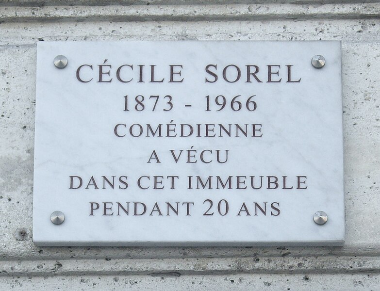 File:Plaque Cécile Sorel, 7 quai Voltaire, Paris 7.jpg