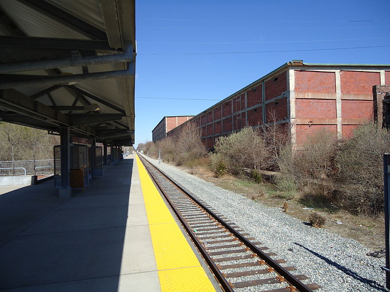 File:Plymouth station facing inbound 2.jpg