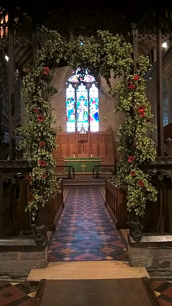 File:Poppies on St. Mary's Church (Screen ^ Dilwyn) - geograph.org.uk - 5977988.jpg